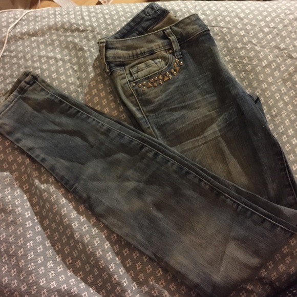 Bullhead "Skinniest" Jeans
