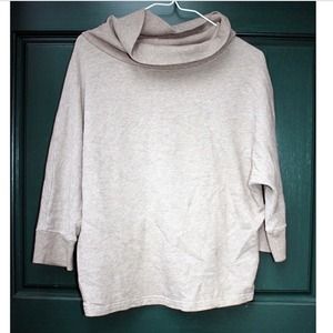 Stem cowl neck shirt