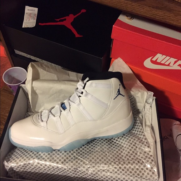 Legend blue 11's - Picture 3 of 4