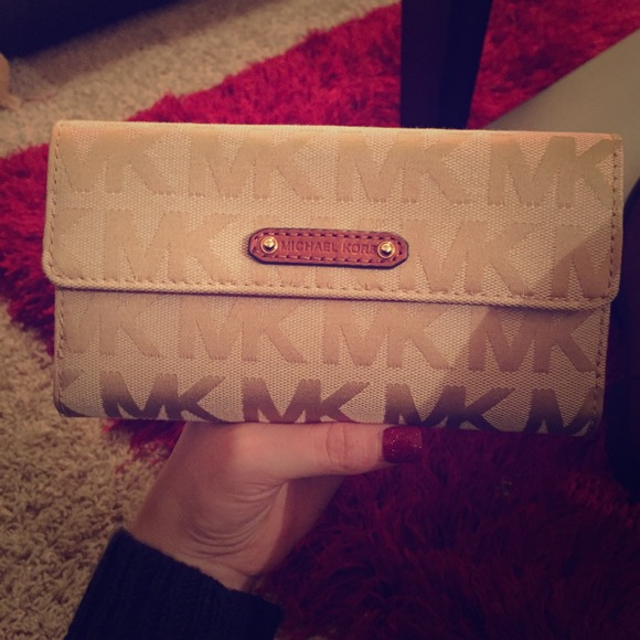 Michael kors wallet