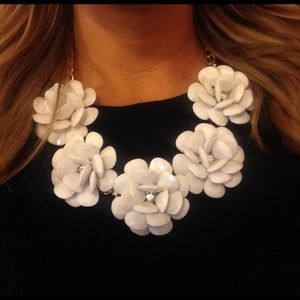 White flower statement necklace