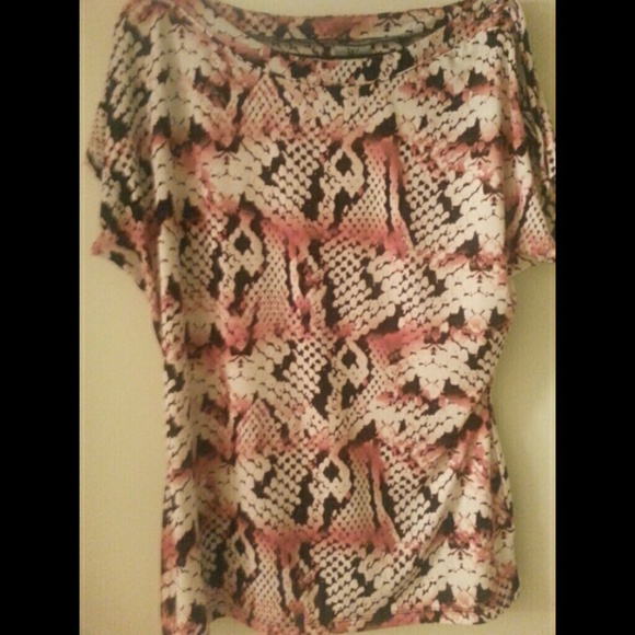 *Sold in Bundle* Snake print top