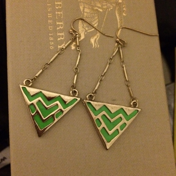 FREE Francesca's earrings. Free w purchases $20+