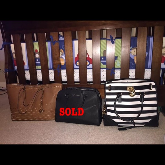 Authentic Michael kors handbags. NO TRADES. - Picture 1 of 1