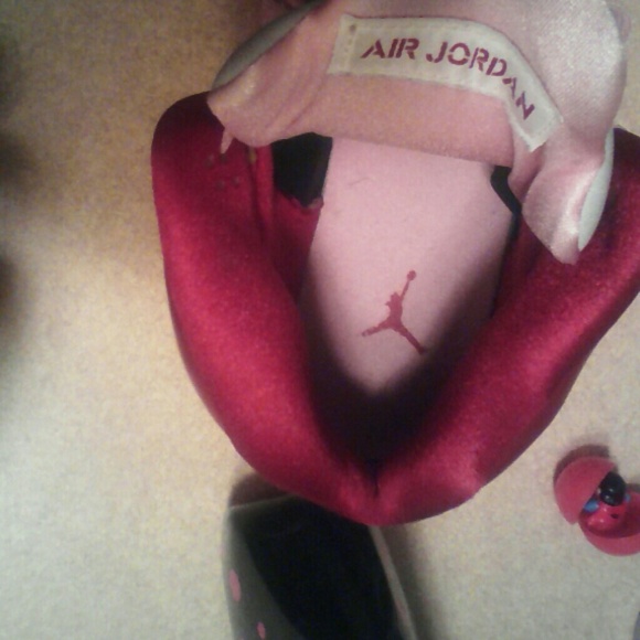 PINK JORDAN !! HOLIDAY SALE!!! - Picture 3 of 4