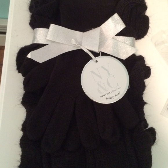 New York & Company Accessories - NY & Company Black Scarf & Glove Set