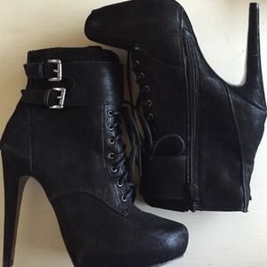 Black heel booties