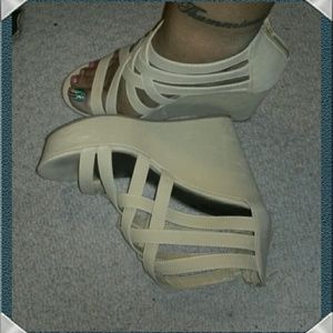 Ladies Wedge Sandal Heel (closet close sale)