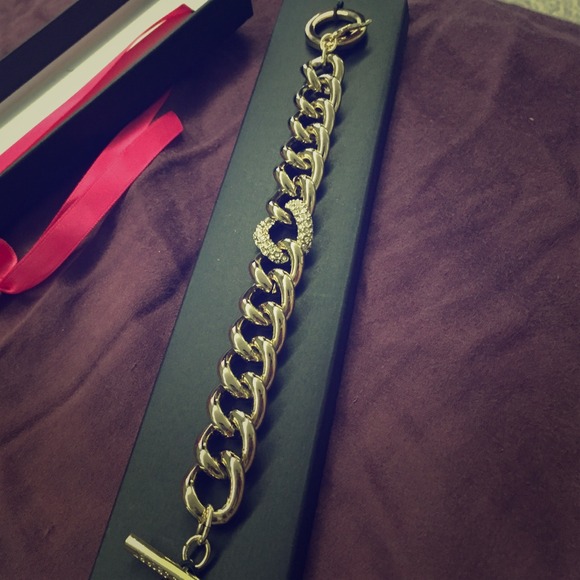 Victoria's Secret gold chain bracelet brand new