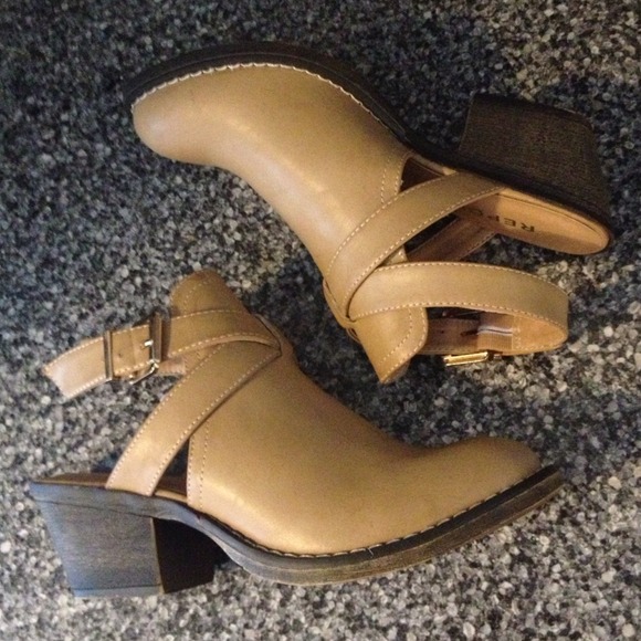 Report Shoes - Report cutout booties 🌹NWOT