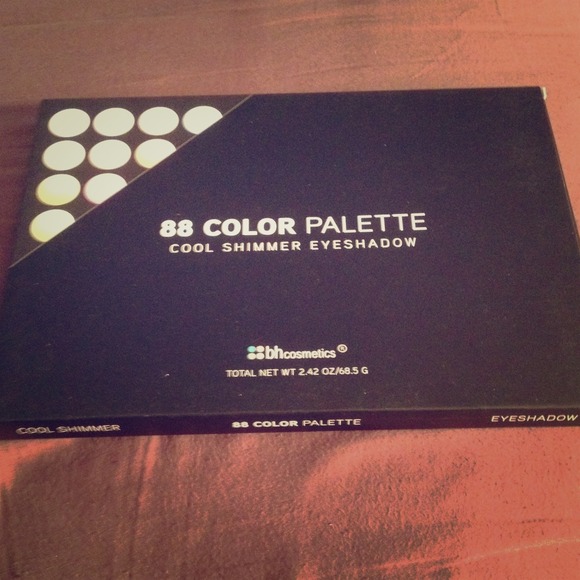 88 COLOR PALETTE COOL SHIMMER EYESHADOW