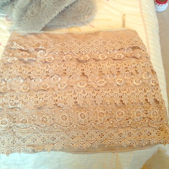 Lace mini skirt