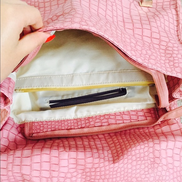 Handbag - Picture 3 of 4