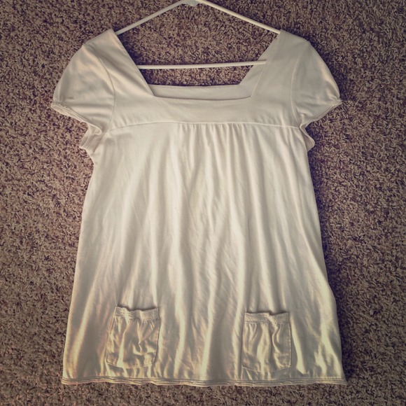cream Aeropostale short sleeve shirt