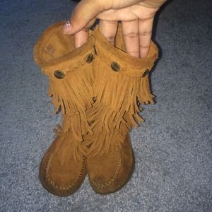 Toddler fringe boots