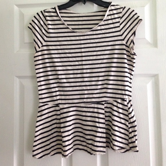 🚫Sold on Mercarii🚫 Striped peplum