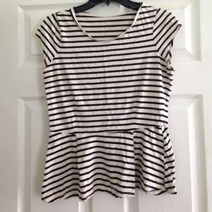 🚫Sold on Mercarii🚫 Striped peplum