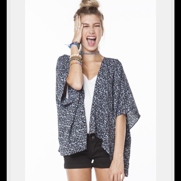 Brandy Melville Floral Kimono
