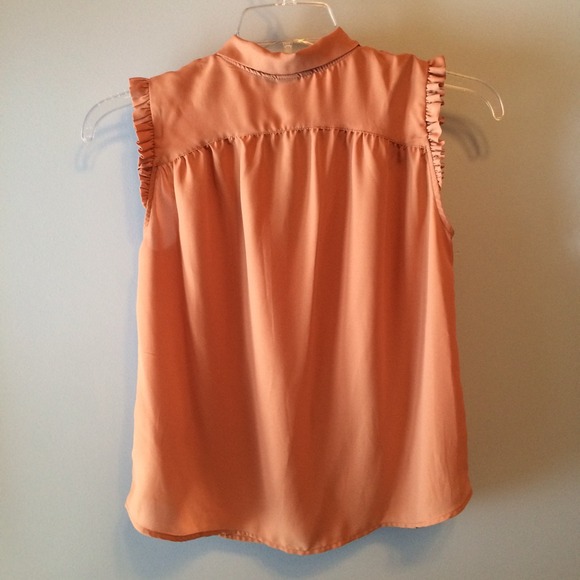 Tie and ruffle top - Picture 3 of 3