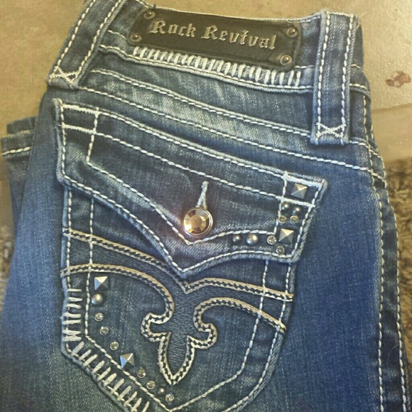 **TRADE** Rock revivals size 25 for @hollinster
