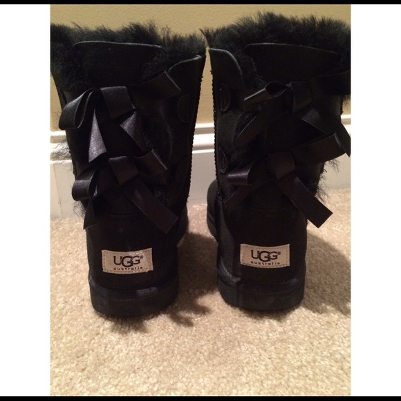 ❁SOLD❁ Women's/Girl's Black Bow Uggs