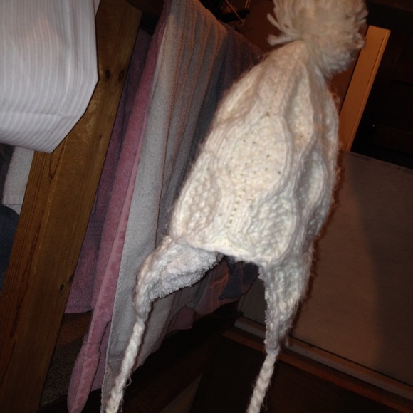 White Op winter hat - Picture 1 of 3