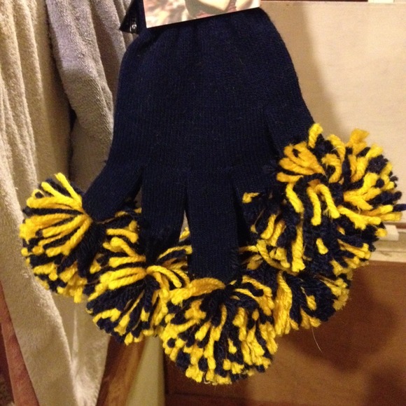 Michigan-themed cheer gloves - Picture 1 of 2