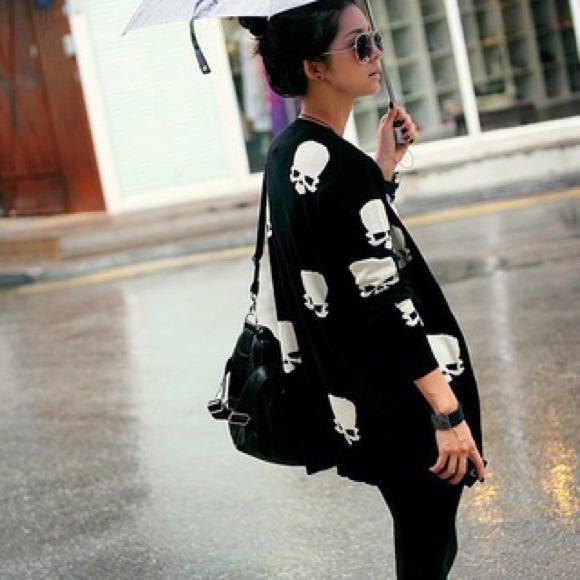 Black skull cardigan