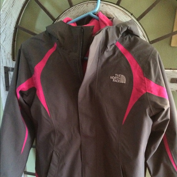 NWT girls grey/pink North Face winter coat
