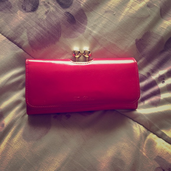 Gorgeous hot pink Ted Baker wallet💗