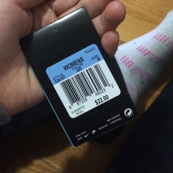 Nike dri-fit tank - Picture 2 of 2