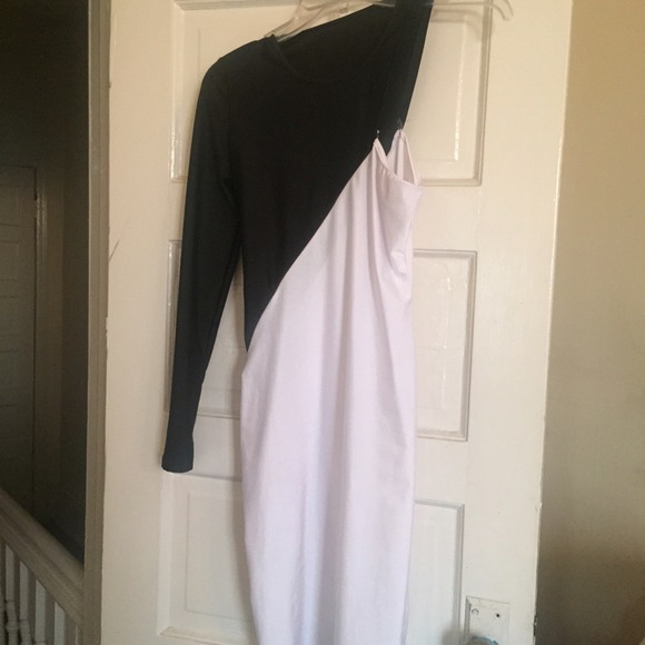 Black and white 1 shoulder dress - Picture 1 of 1