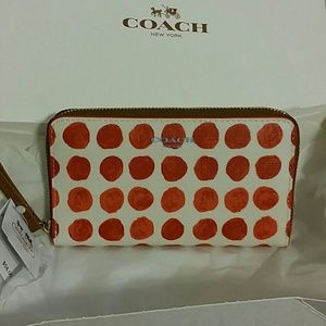 Sale!! Coach wristlet!