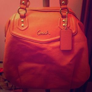 Super cute coach purse!!