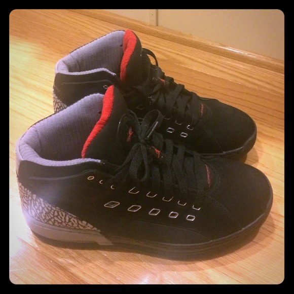 Men's Jordans.