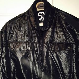 🚨🚨🚨HOT ITEM.... BLACK ROCAWEAR COAT.....NICE