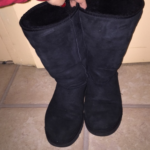 Black tall Uggs size 8 want gone!!! Price firm