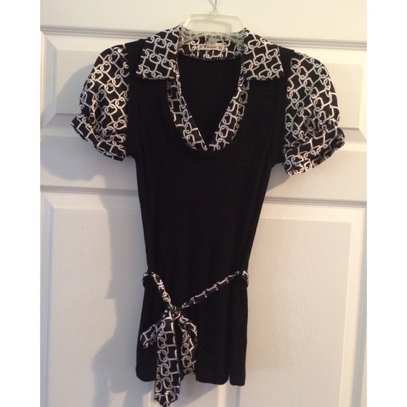 Black and white collar top