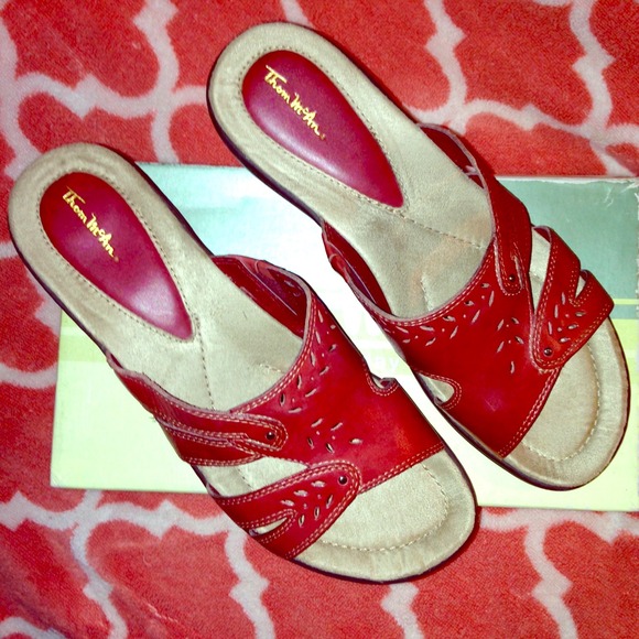 Thom McAn Genuine Red Leather Sandals‼️
