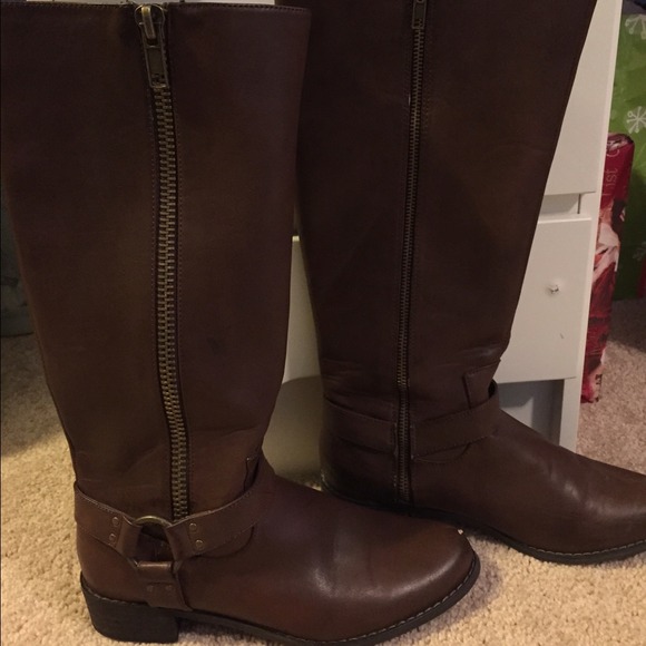 Dark brown boots