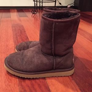 UGGS!! dark brown