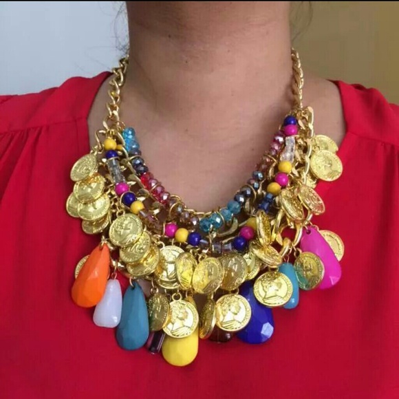Statement necklace