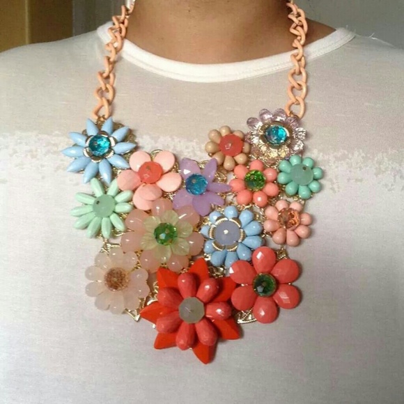 Bib necklace