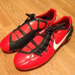 ⚽ Brand New Nike T90 Laser III ⚽