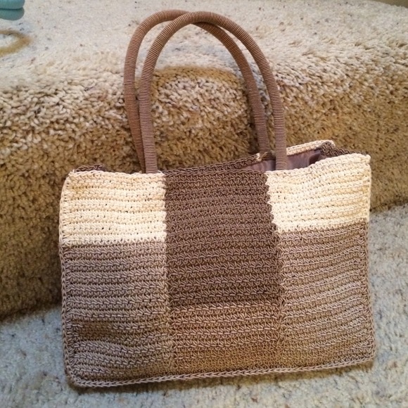 Knit Embroidered multi cream color hand bag - Picture 2 of 2
