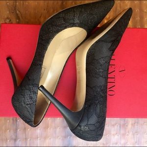 Elegant Valentino Pumps