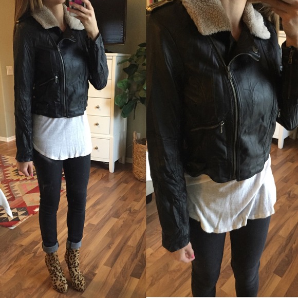 SOLD Black Faux Leather Moto Jacket With Fur - Picture 2 of 4