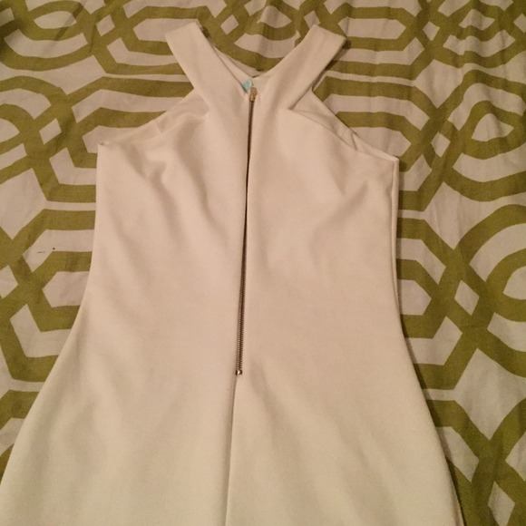 Sold 🔴White  Medium Lulus dress SOLD❌🚫 - Picture 3 of 4