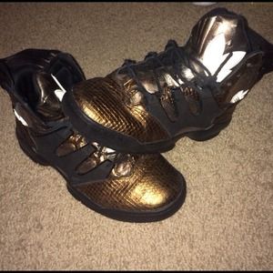 🚨🚨ON HOLD🚨🚨Women Adidas