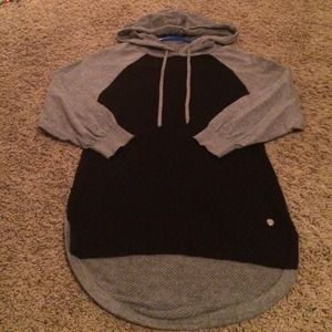 Black & Gray Aero Mesh Back 3/4 Sleeve Sweater
